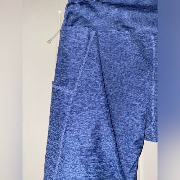 Kirkland Signature Crop Leggings Women L‎ Athletic Outdoor Running Hike Trails - Picture 6 of 8